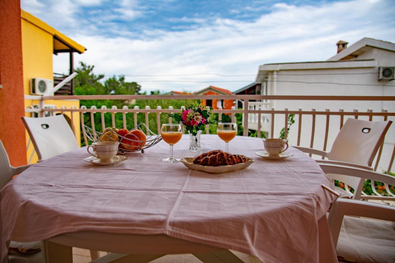 Apartment Tony - 2Bdr Beachfront Jadrija Exterior photo
